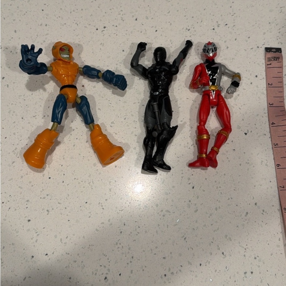 Action Figure Collection- 13 misc action figures - Picture 4 of 8